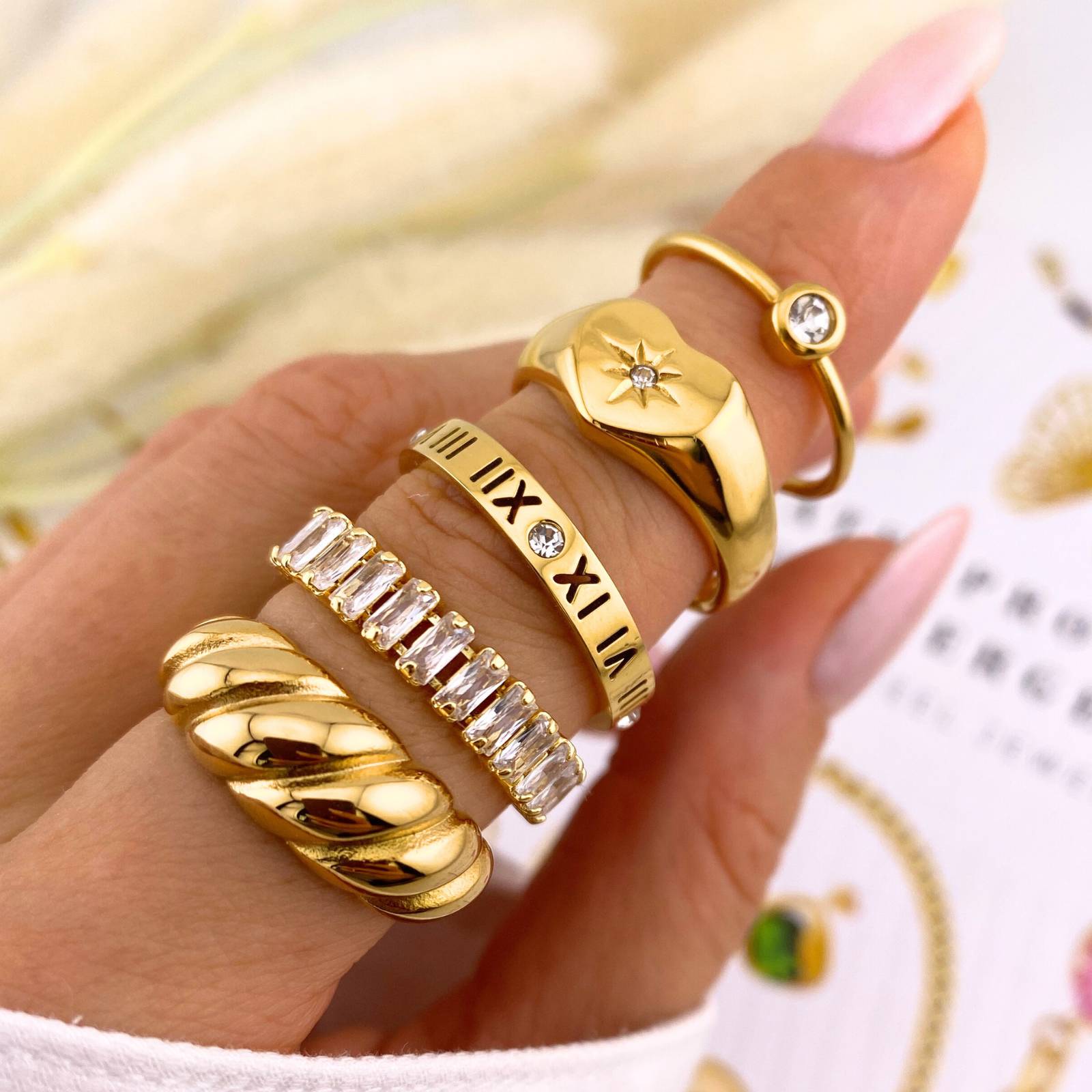 Cubic zirconia Heart finger