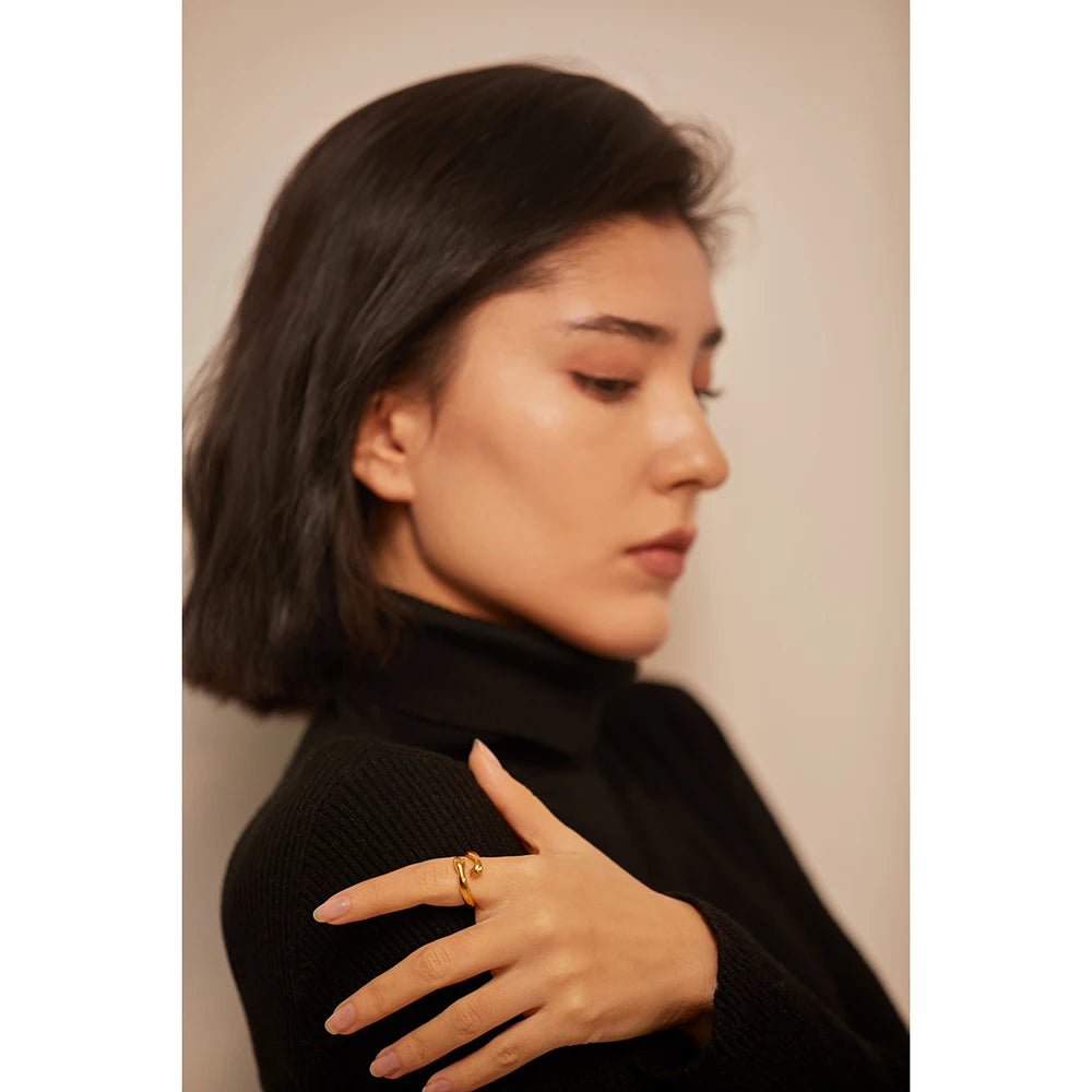 Luxurious Embrace Ring